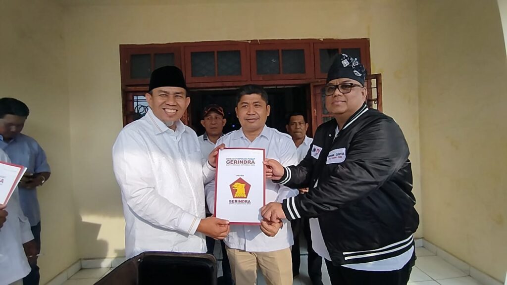 DPD Gerindra Provinsi Jambi Bagikan SK B1KWK ke H Abdul Rahman-H Andi Muhammad Guntur